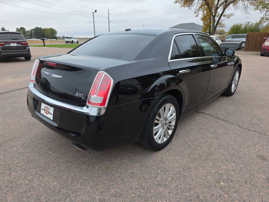 2014 Chrysler 300 Image 4