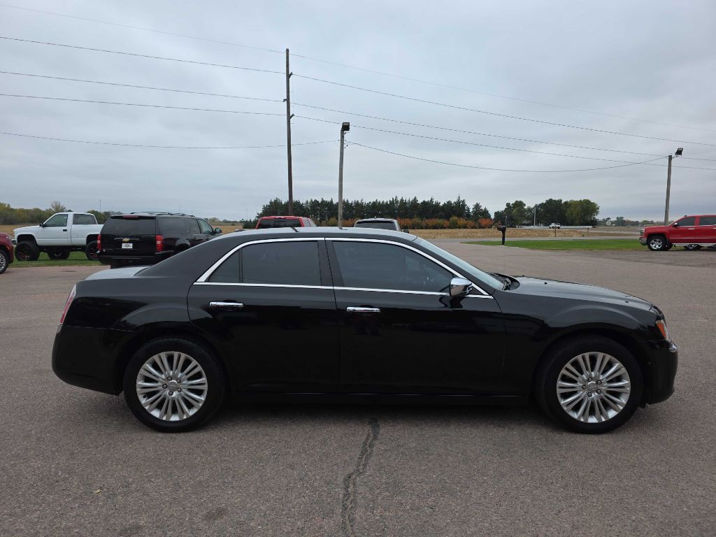 2014 Chrysler 300 Image 5