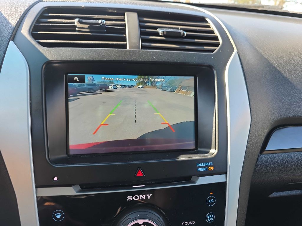 2015 Ford Explorer Image 16