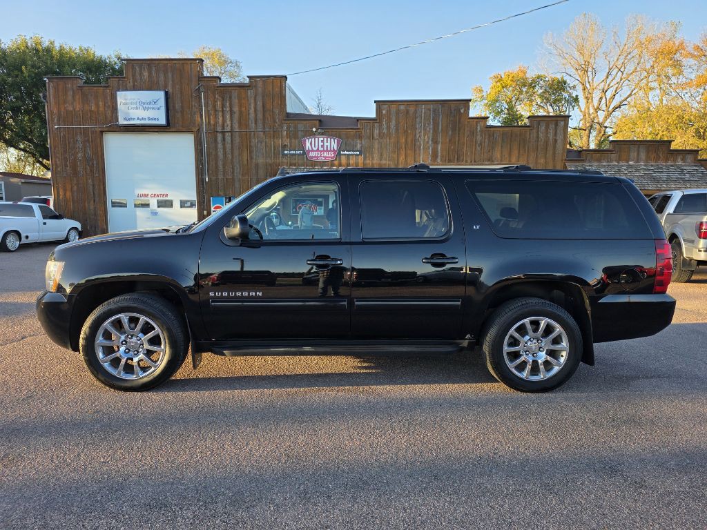 2014 Chevrolet Suburban Image 4