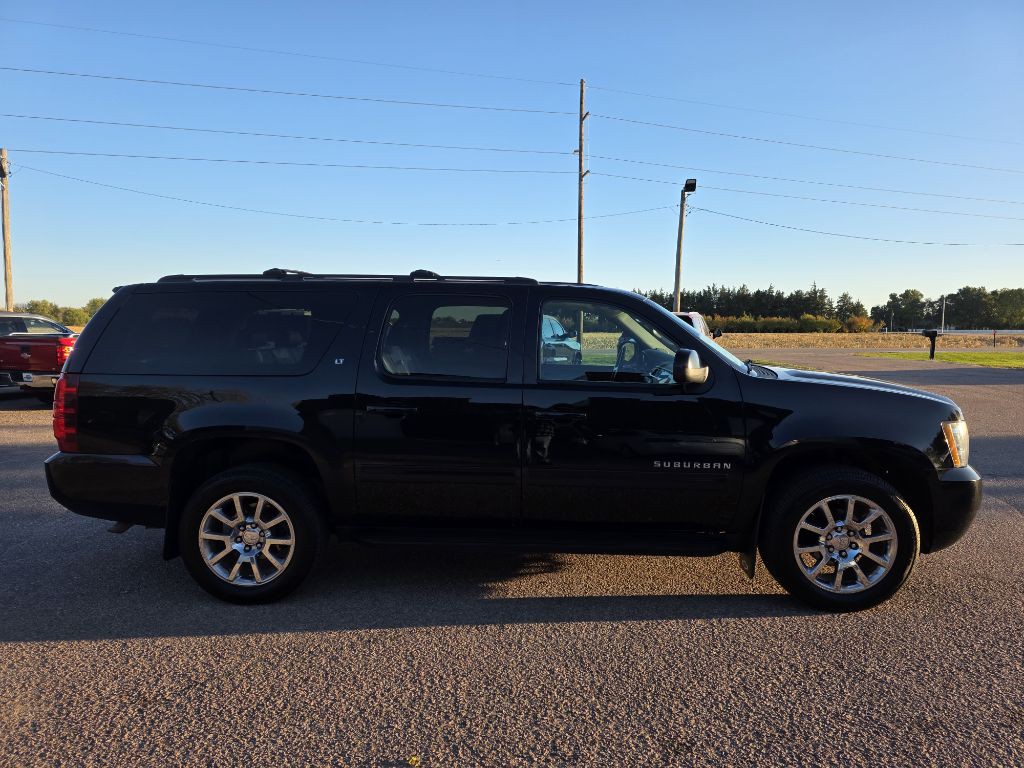 2014 Chevrolet Suburban Image 5