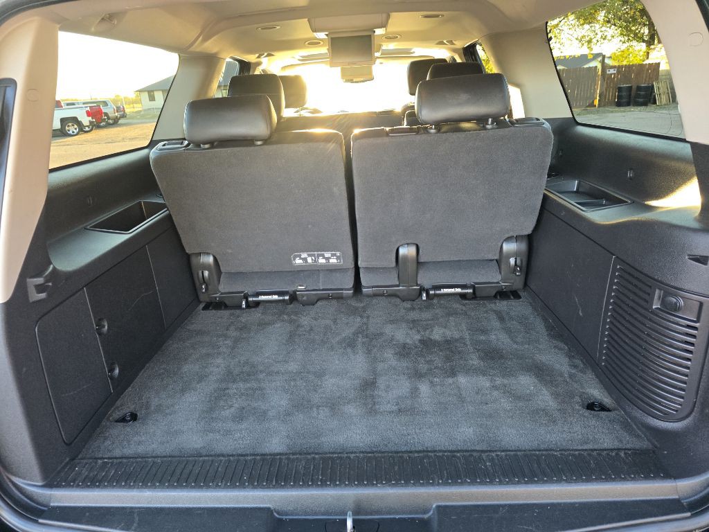 2014 Chevrolet Suburban Image 7