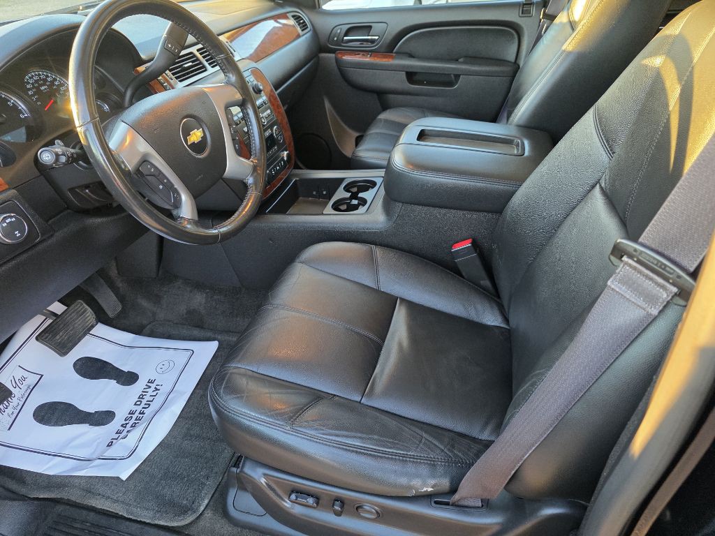 2014 Chevrolet Suburban Image 13