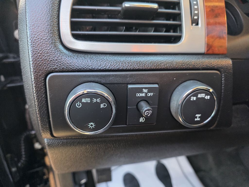 2014 Chevrolet Suburban Image 15