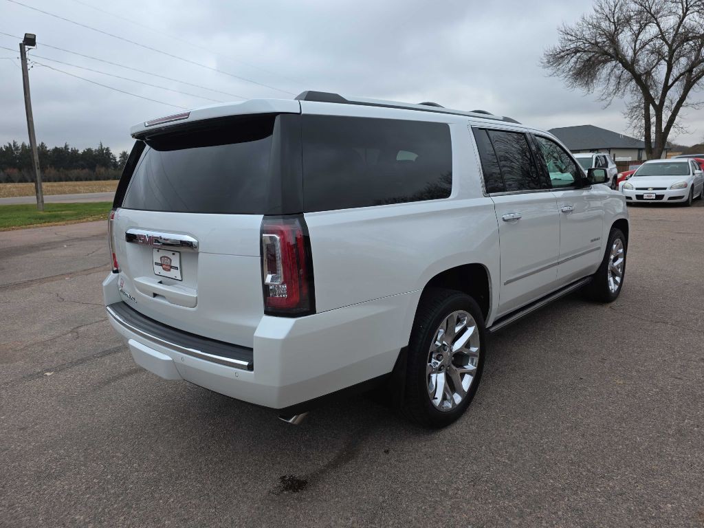 2016 GMC Yukon Image 4