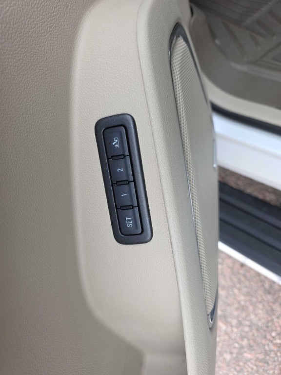 2016 GMC Yukon Image 16