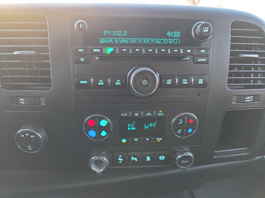 2011 Chevrolet Silverado 1500 Image 12