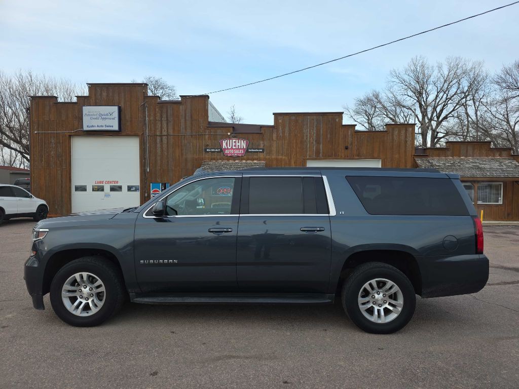 2019 Chevrolet Suburban Image 2