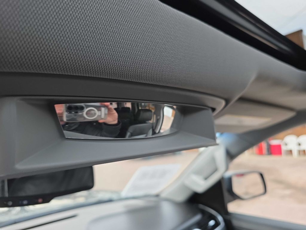 2019 Chevrolet Suburban Image 24