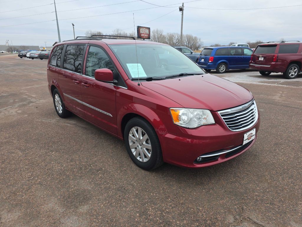 2014 Chrysler Town & Country Image 6