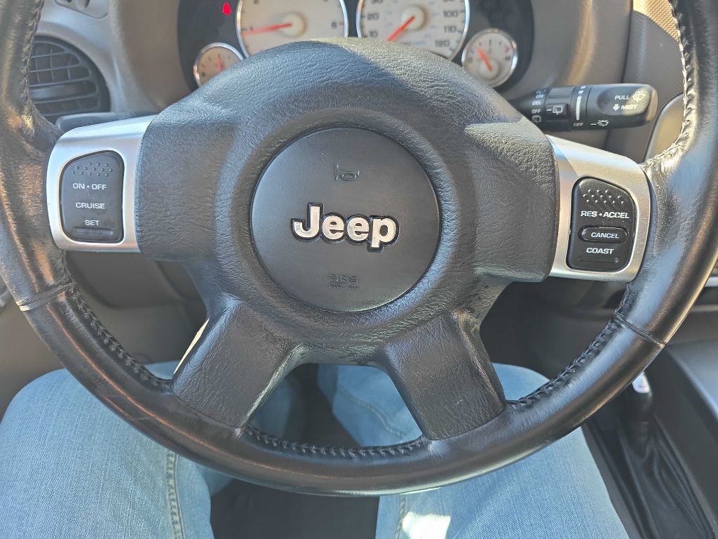 2002 Jeep Liberty Image 12