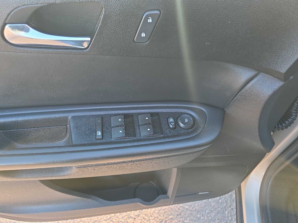 2012 Chevrolet Traverse Image 11