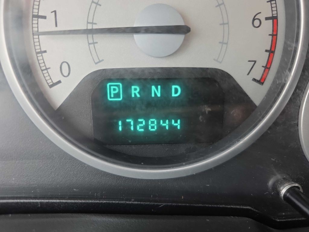 2010 Chrysler Town & Country Image 12