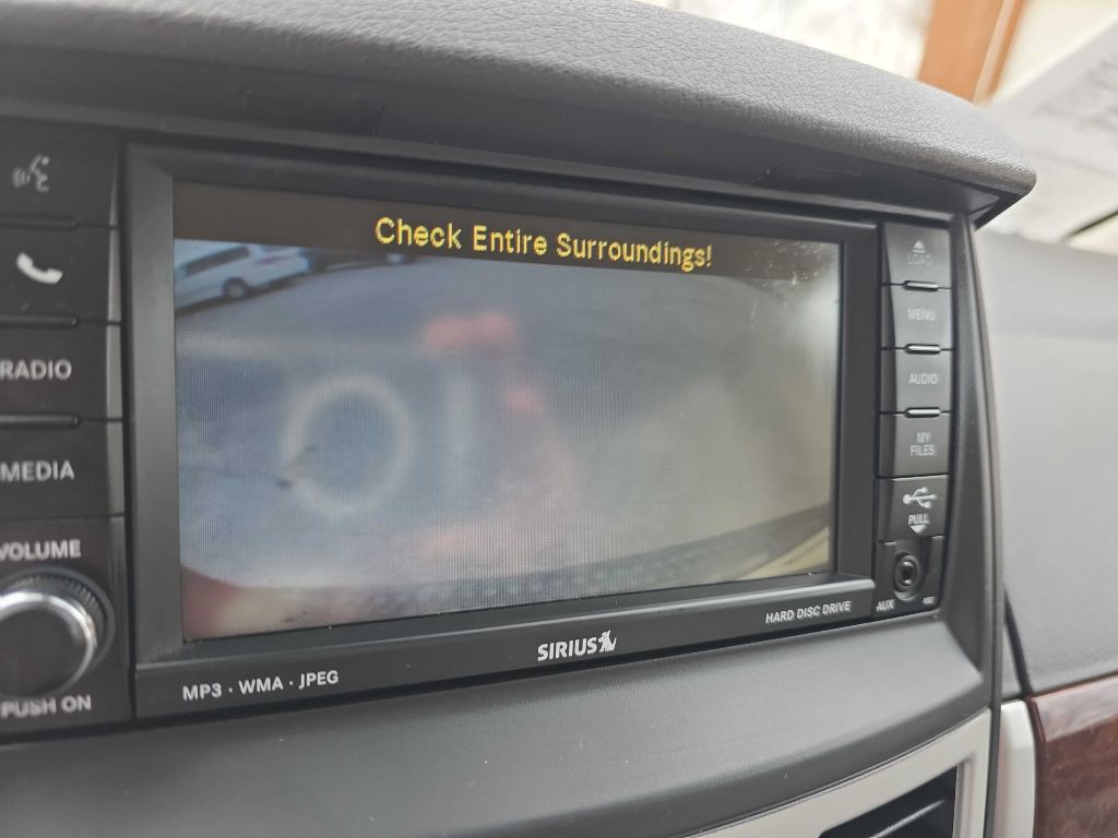 2010 Chrysler Town & Country Image 14