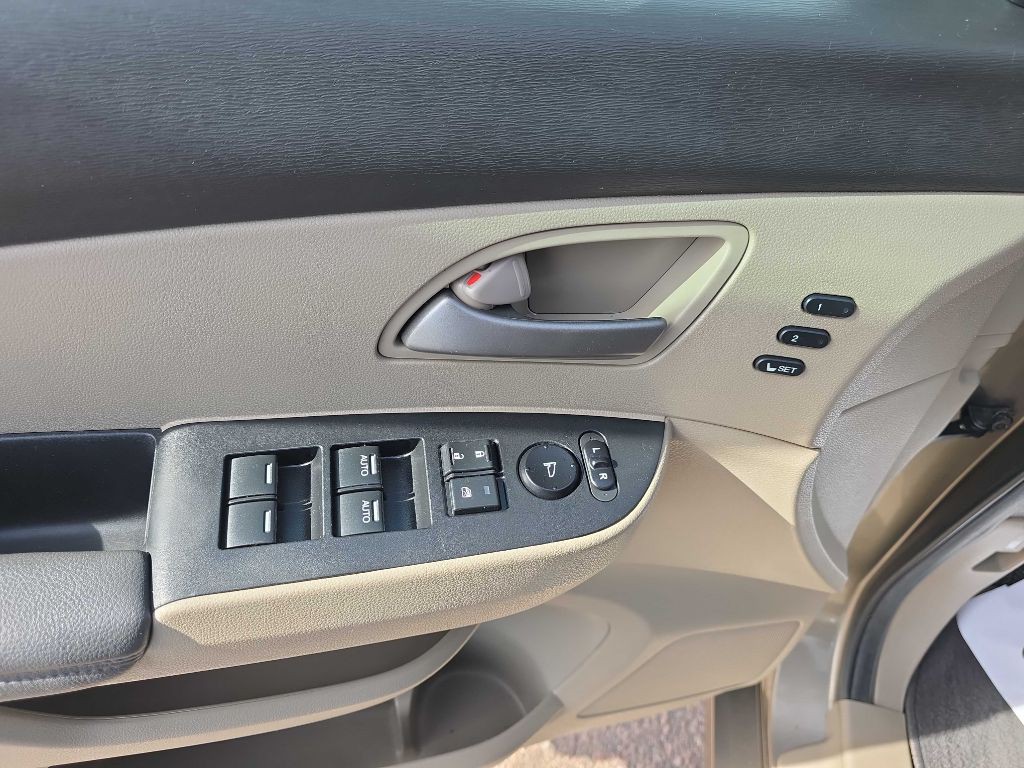 2012 Honda Odyssey Image 12