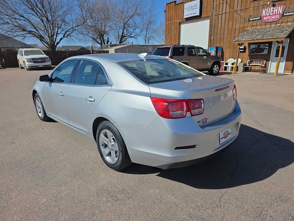 2016 Chevrolet Malibu Image 3