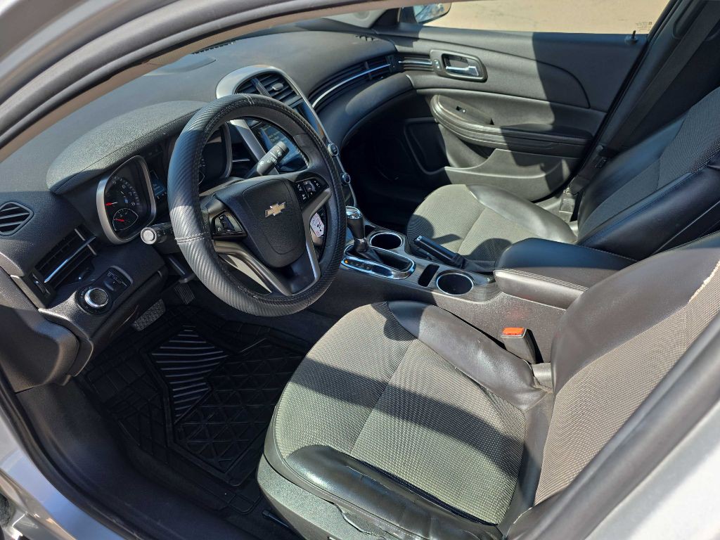 2016 Chevrolet Malibu Image 8