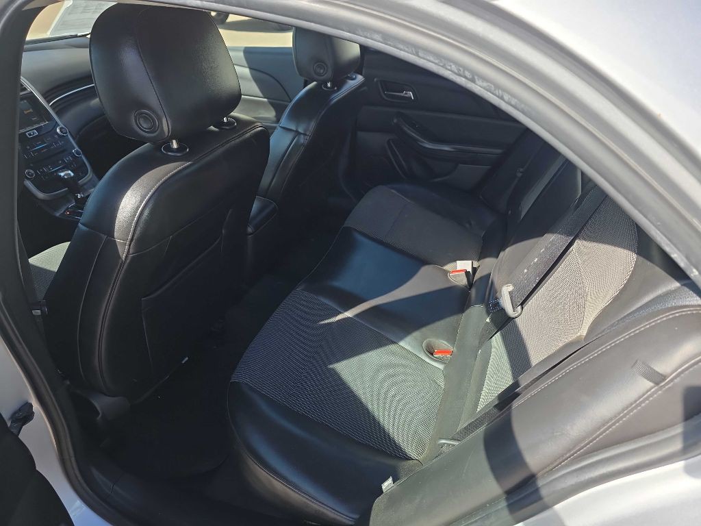 2016 Chevrolet Malibu Image 7