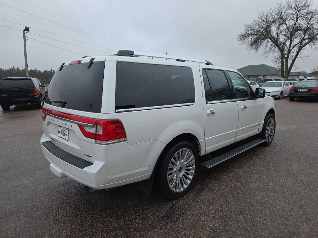 2015 Lincoln Navigator Image 4