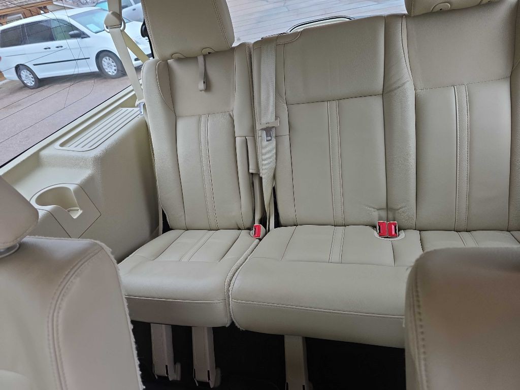 2015 Lincoln Navigator Image 9