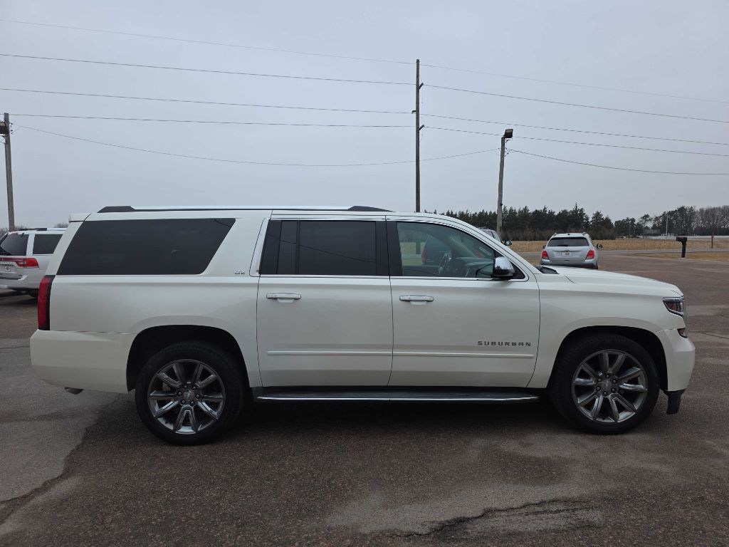 2015 Chevrolet Suburban Image 5