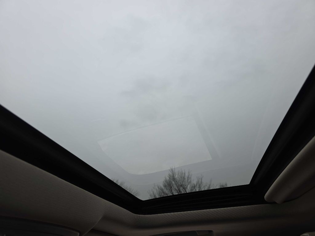 2015 Chevrolet Suburban Image 25