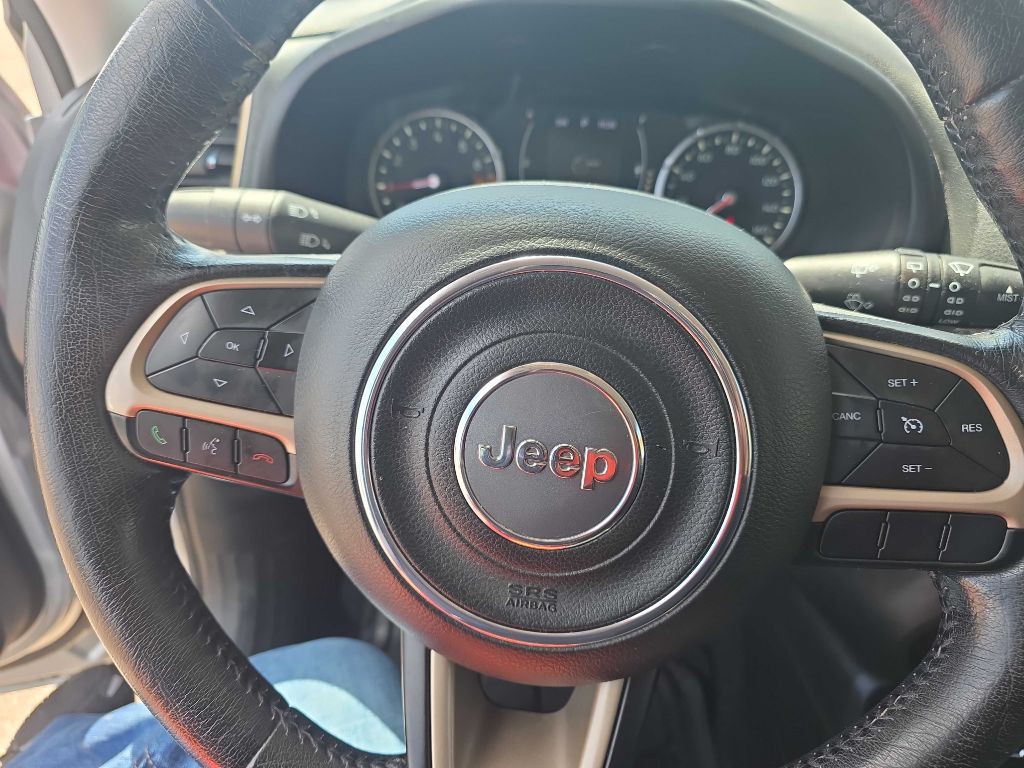 2015 Jeep Renegade Image 12