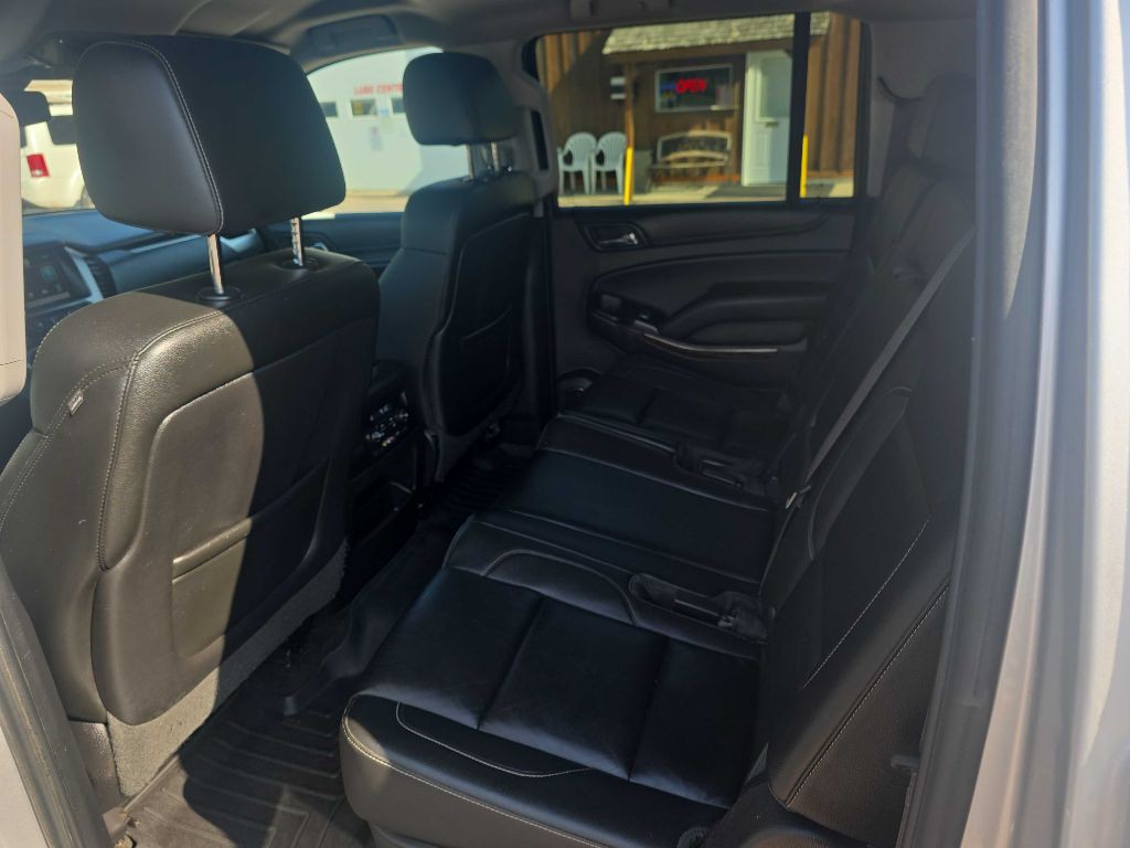 2015 Chevrolet Suburban Image 6