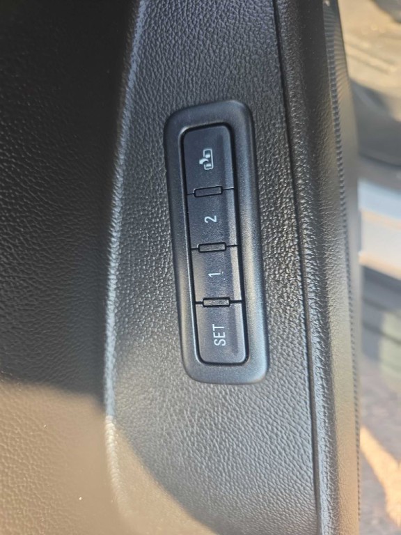2015 Chevrolet Suburban Image 13