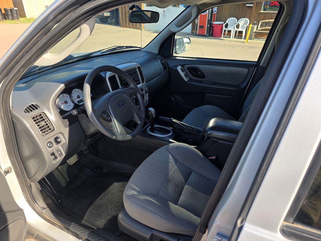 2007 Ford Escape Image 9