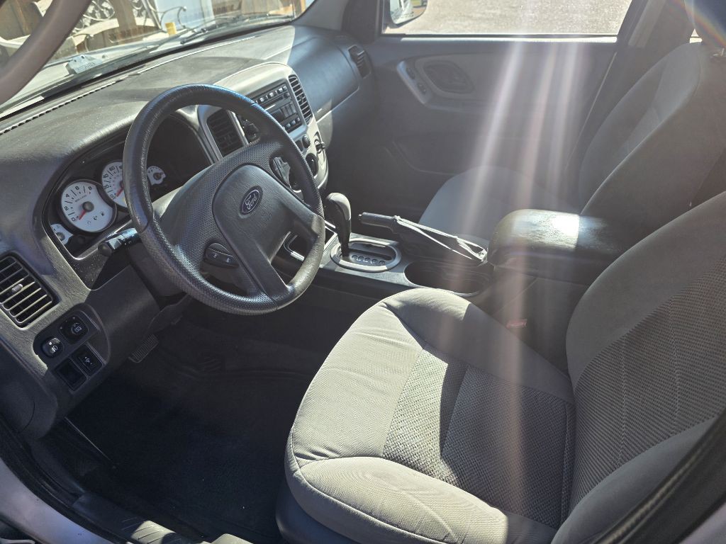 2007 Ford Escape Image 12