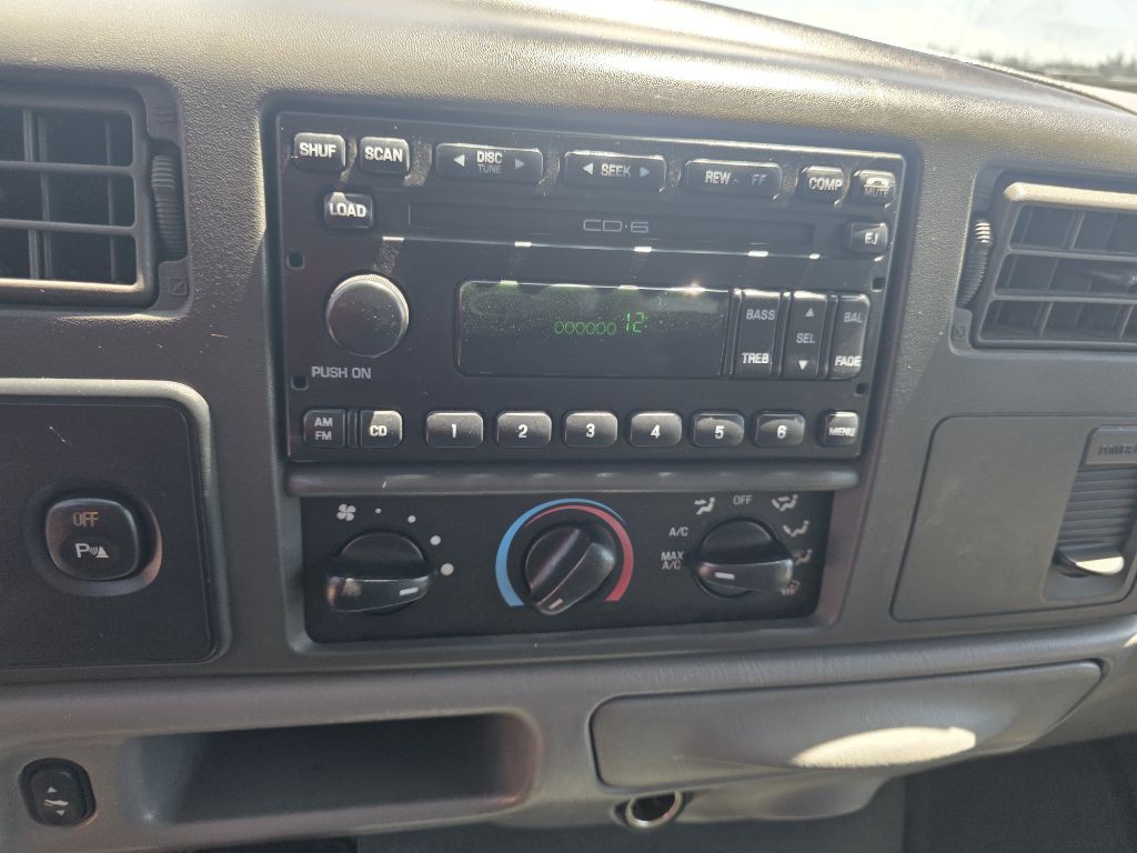2004 Ford F-250 Image 10