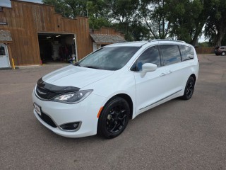Image for 2017 Chrysler Pacifica Touring L Plus ID: 7491027