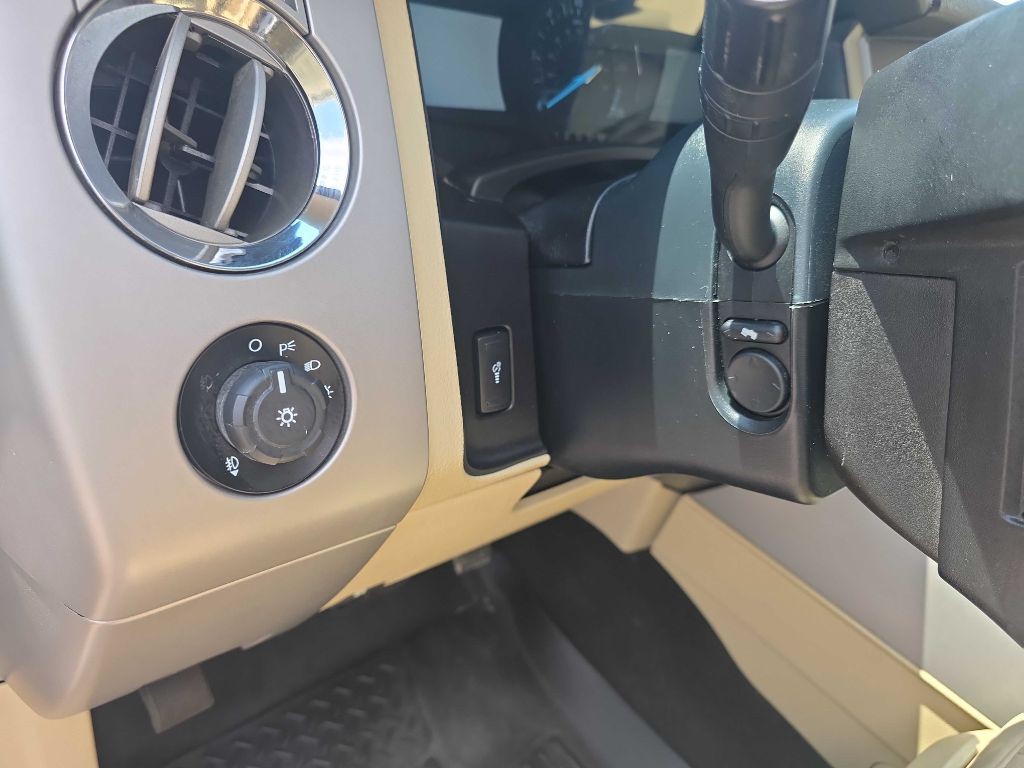 2016 Ford Expedition Image 8
