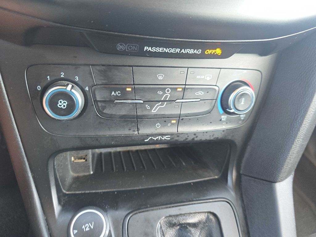 2015 Ford Focus Image 9