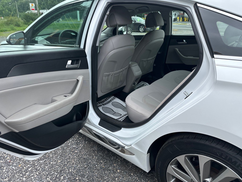 2016 Hyundai Sonata Image 9