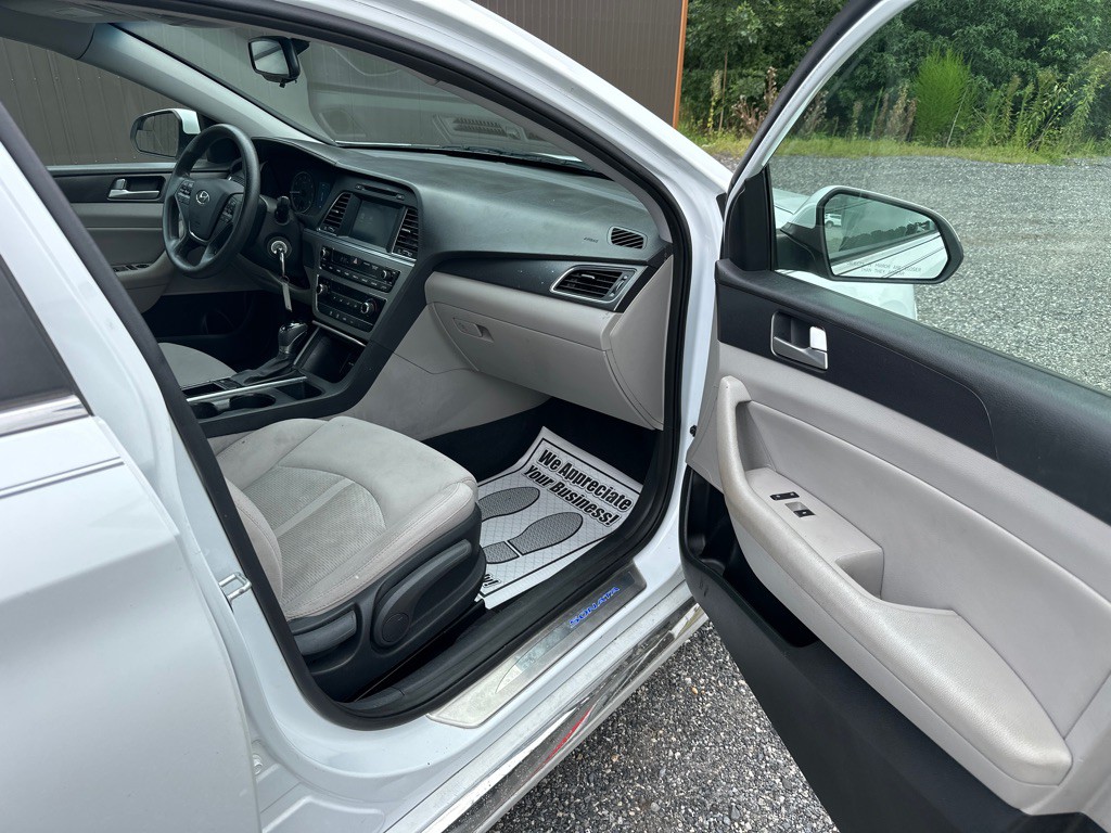 2016 Hyundai Sonata Image 12