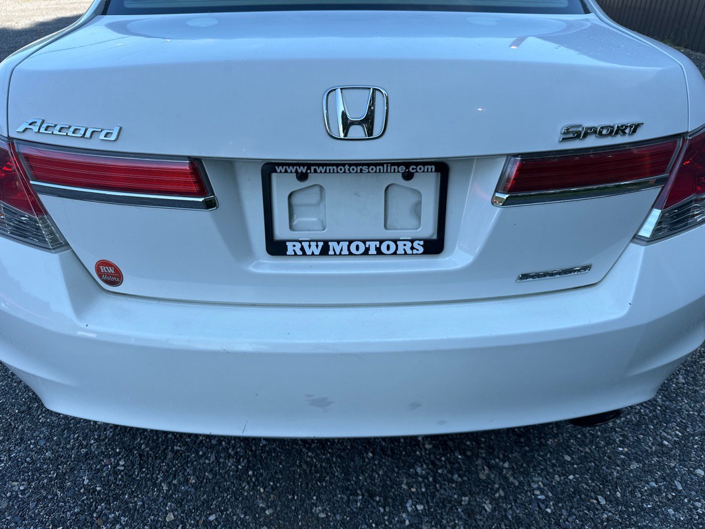 2011 Honda Accord Image 4