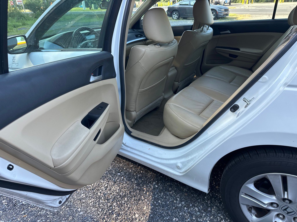 2011 Honda Accord Image 9