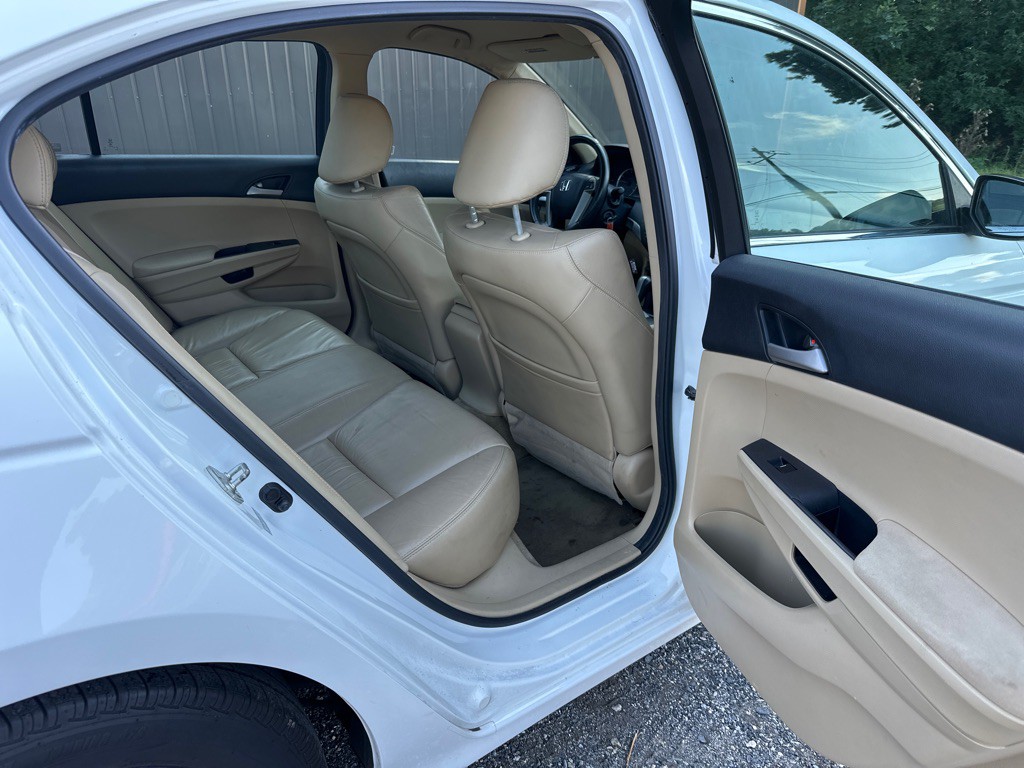 2011 Honda Accord Image 10