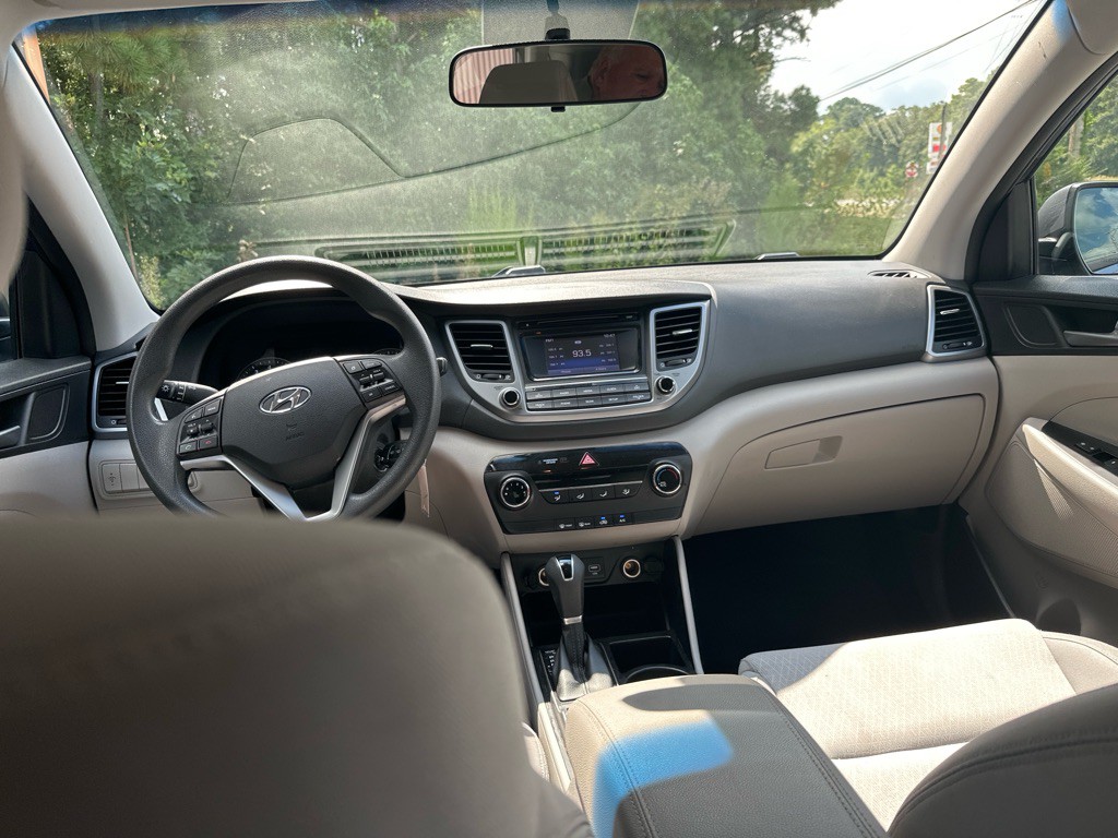 2017 Hyundai Tucson Image 10