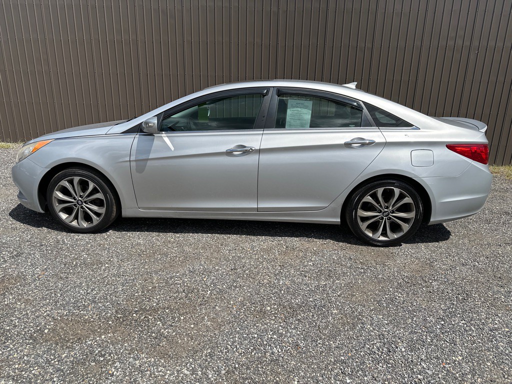 2013 Hyundai Sonata Image 2