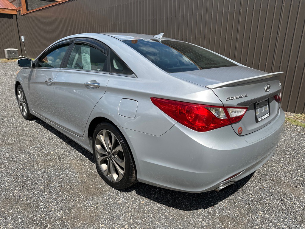 2013 Hyundai Sonata Image 3