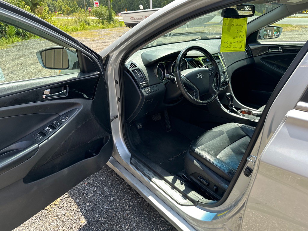 2013 Hyundai Sonata Image 9