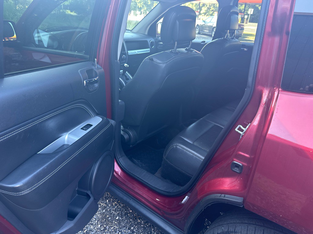 2014 Jeep Compass Image 9