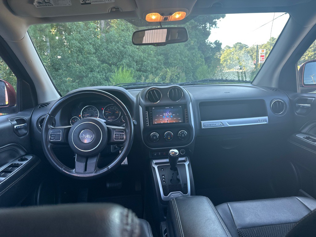2014 Jeep Compass Image 10