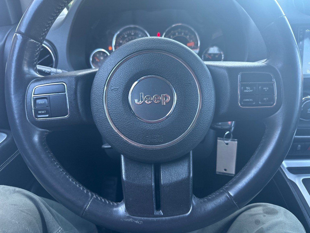 2014 Jeep Compass Image 16