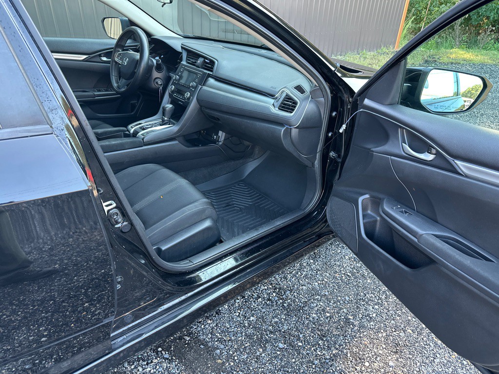 2018 Honda Civic Image 12