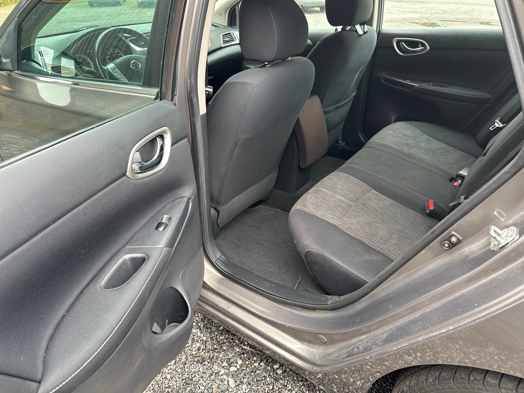 2015 Nissan Sentra Image 9