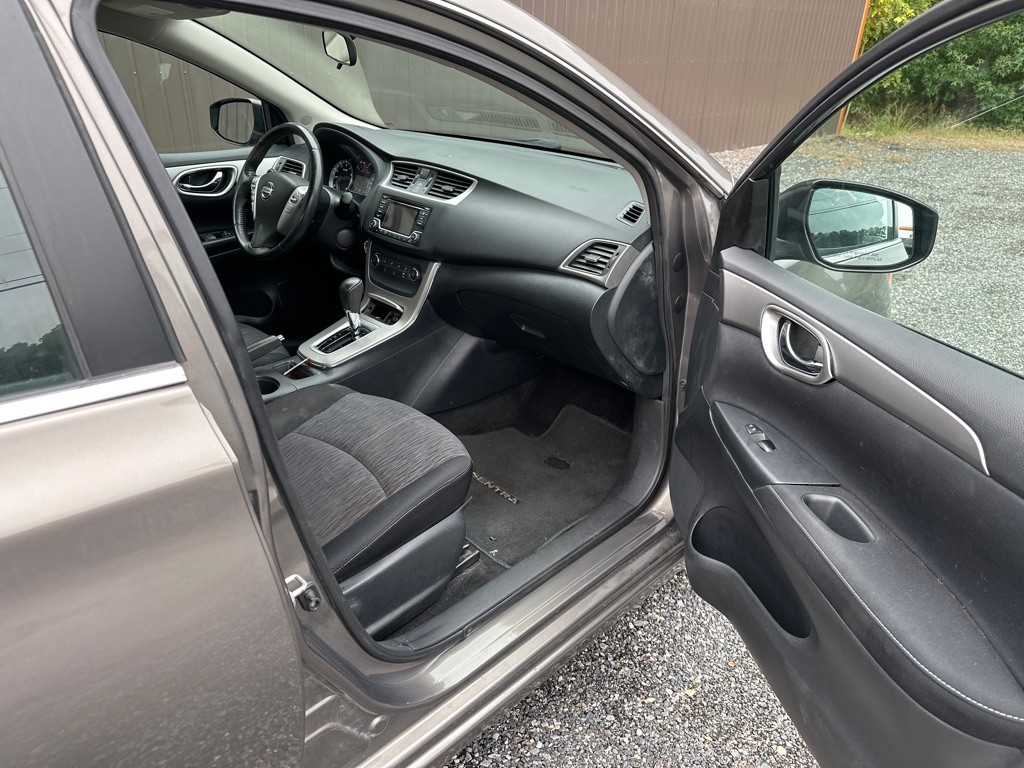 2015 Nissan Sentra Image 12